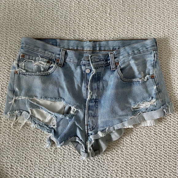 Levi 501 Jean shorts - Picture 1 of 2